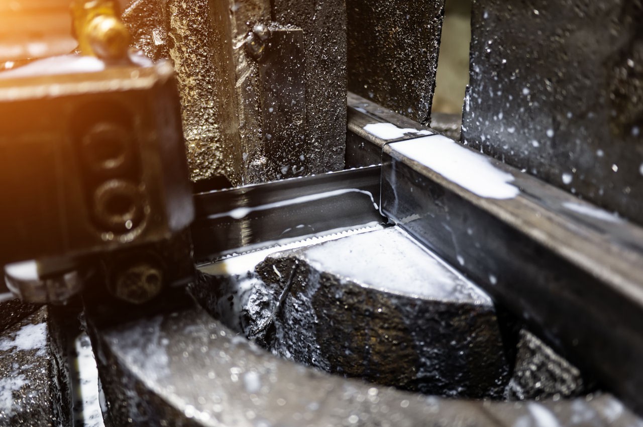 Rychlé a spolehlivé stříhání plechů až do tloušťky 10 mm